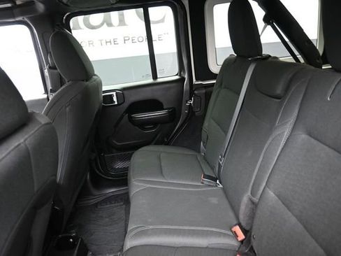 Used 2018 Jeep Wrangler Unlimited Sport S AWD/4WD image 22