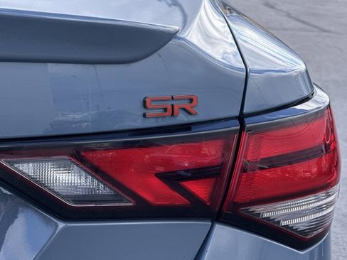 Used 2025 Nissan Sentra SR w/ SR Premium Package image 9