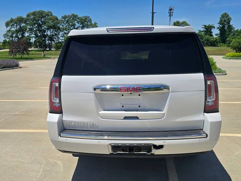 Used 2018 GMC Yukon XL Denali w/ Denali Ultimate Package AWD/4WD image 8