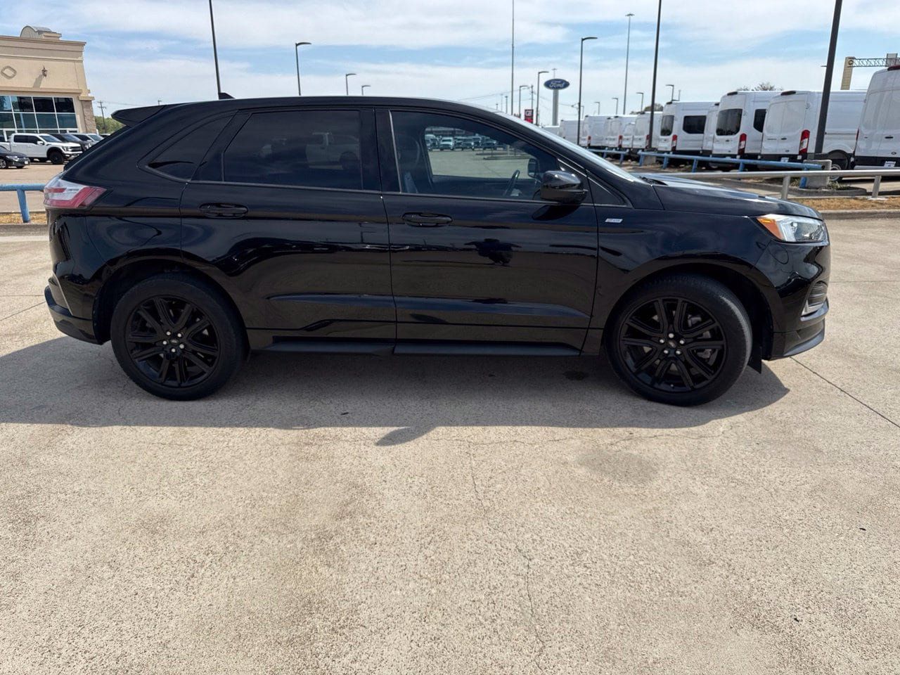 Used 2023 Ford Edge ST-Line AWD/4WD image 16
