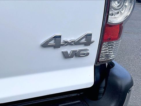 Used 2015 Toyota Tacoma 4x4 Double Cab w/ TRD Off-Road Package image 23