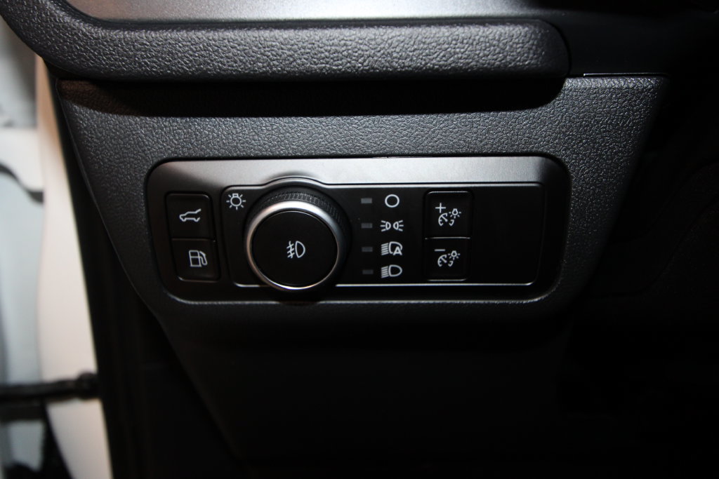 Used 2026 Ford Escape SE w/ PHEV Premium Package FWD image 10