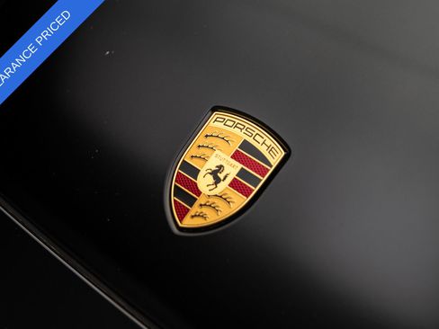 Used 2025 Porsche Cayenne AWD/4WD image 25