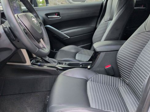 Used 2024 Toyota Corolla Cross AWD Hybrid w/ Convenience Package image 6