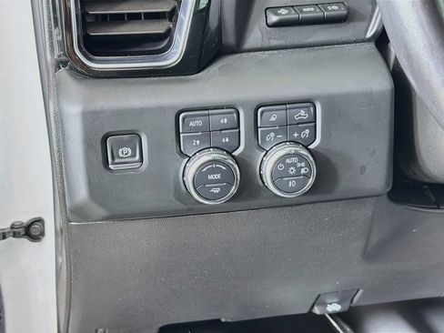 Used 2024 GMC Sierra 1500 Denali AWD/4WD image 35
