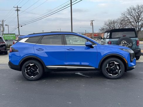 New 2026 Kia Sportage EX image 2