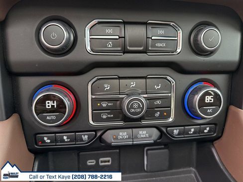 Used 2024 Chevrolet Suburban High Country w/ Advanced Technology Package image 29