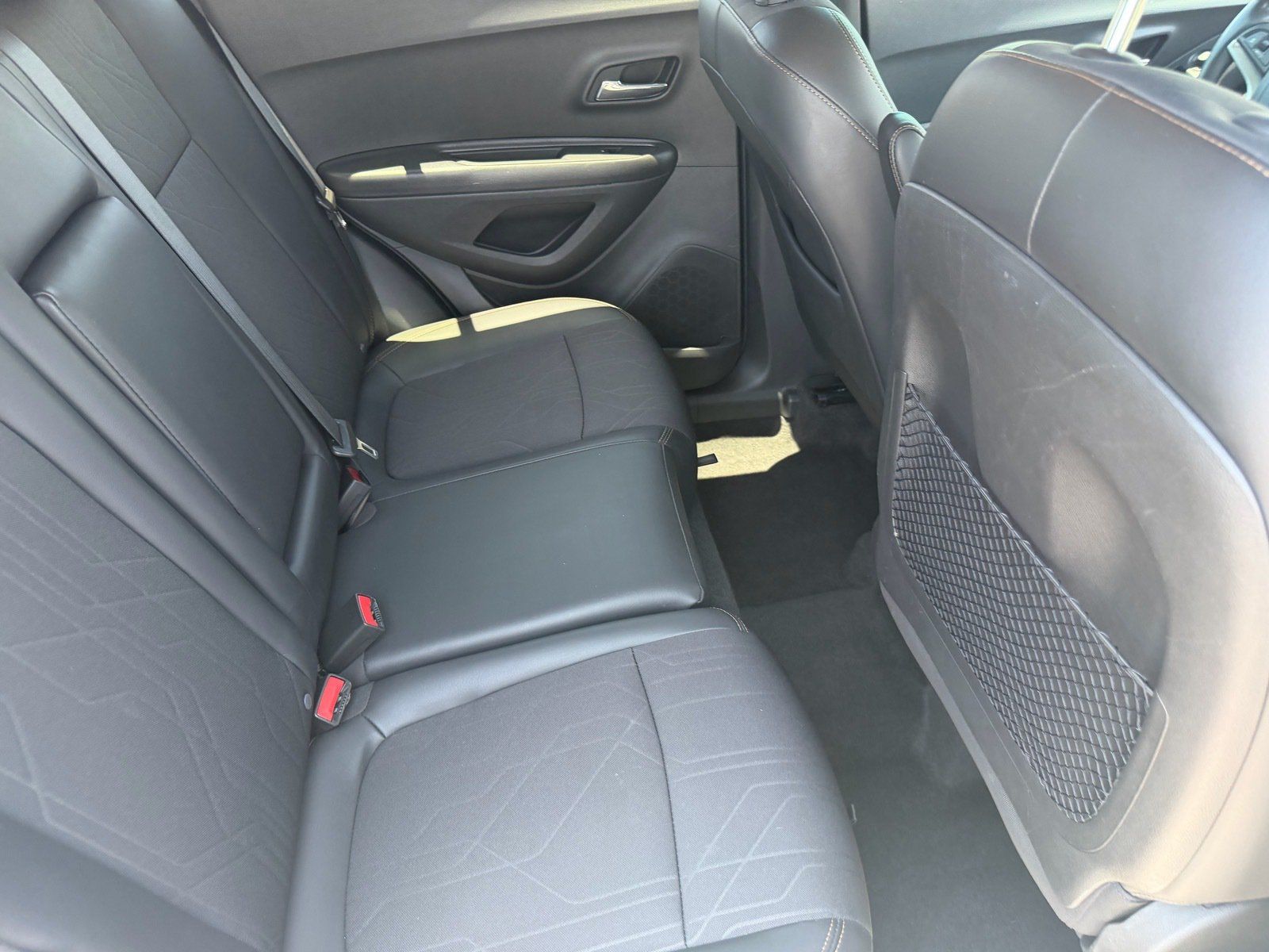 Used 2020 Chevrolet Trax LT w/ LT Convenience Package FWD image 12