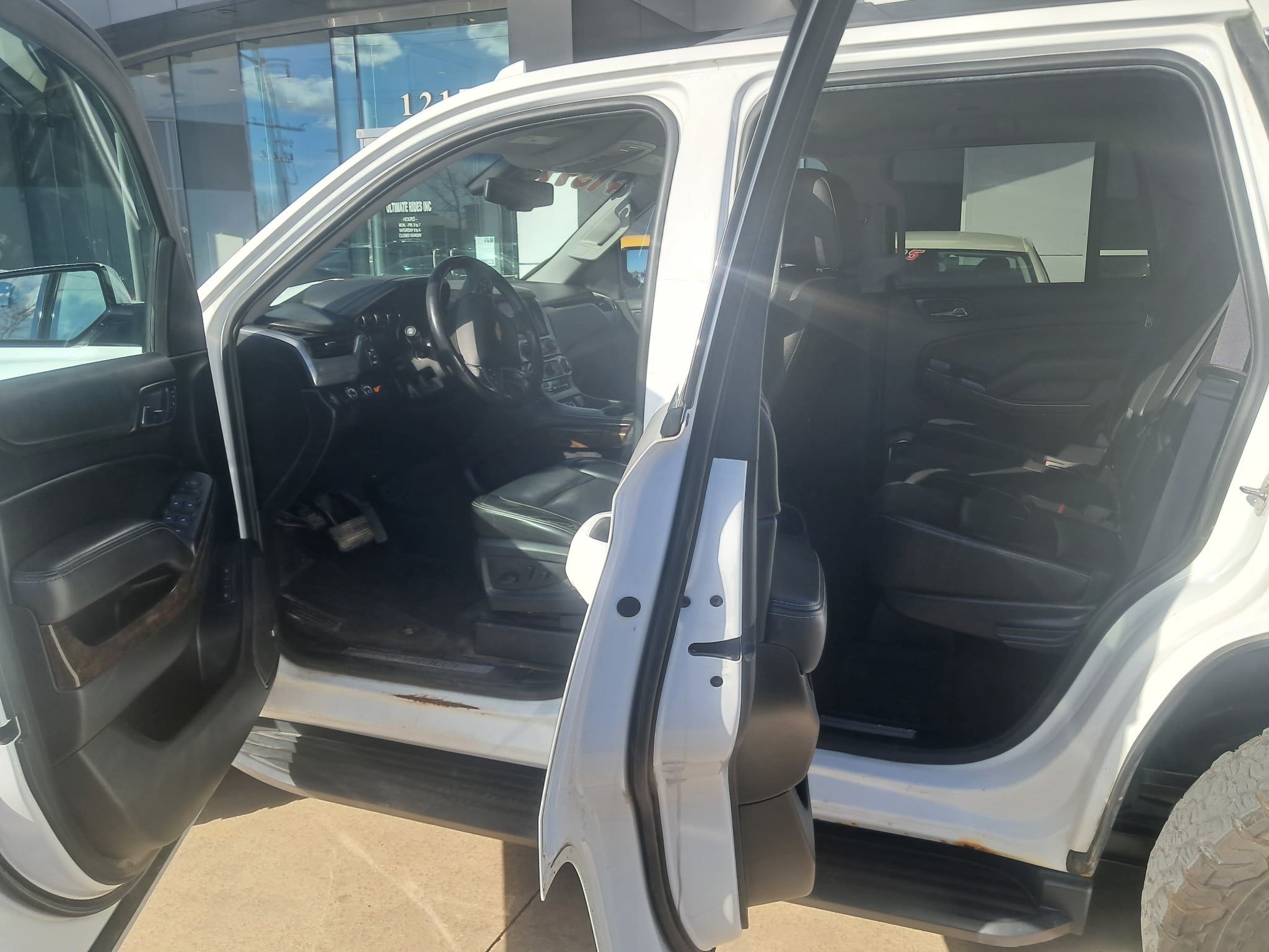 Used 2018 Chevrolet Tahoe LT AWD/4WD image 3