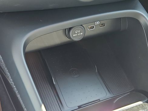 New 2026 Volvo XC40 B5 Plus w/ Climate Package AWD/4WD image 19