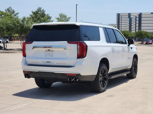 Used 2024 GMC Yukon XL Denali RWD image 5