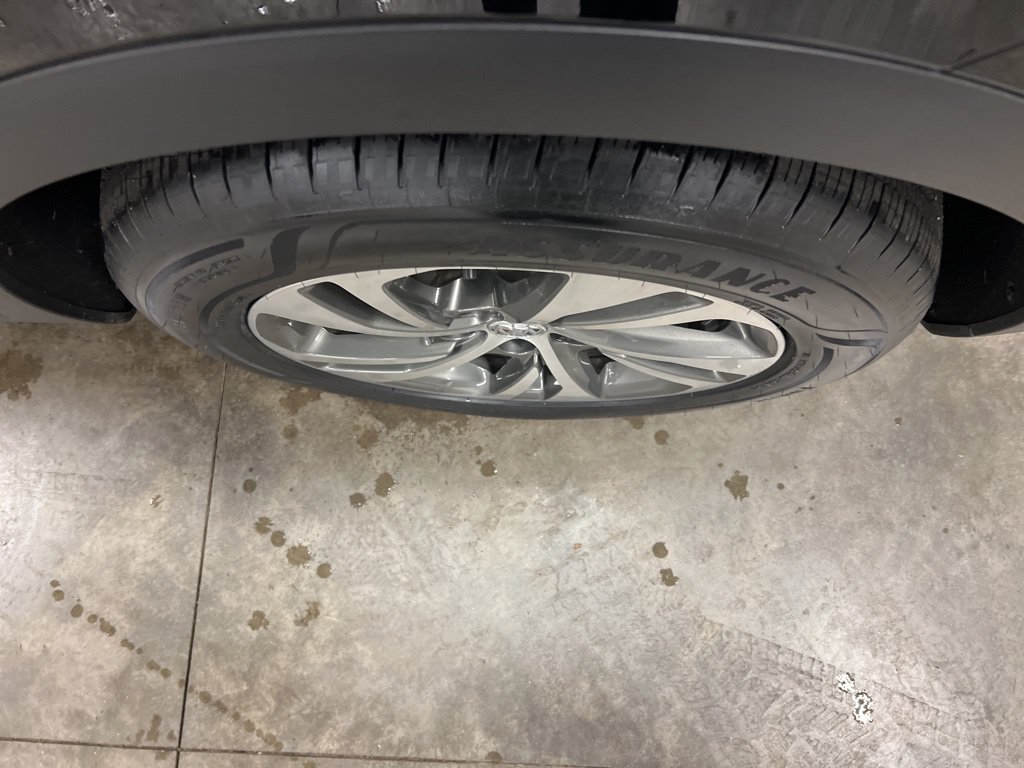 Certified 2023 Buick Envision Essence AWD/4WD image 20