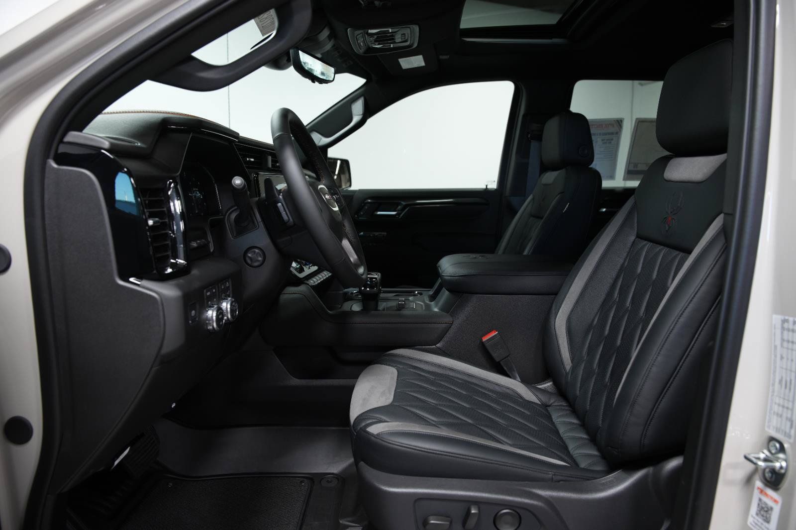 New 2026 GMC Sierra 1500 AT4 w/ AT4 Premium Package AWD/4WD image 33