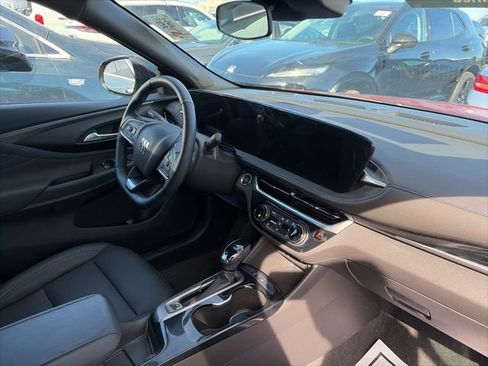Used 2024 Buick Envista Sport Touring w/ Convenience I Package image 5