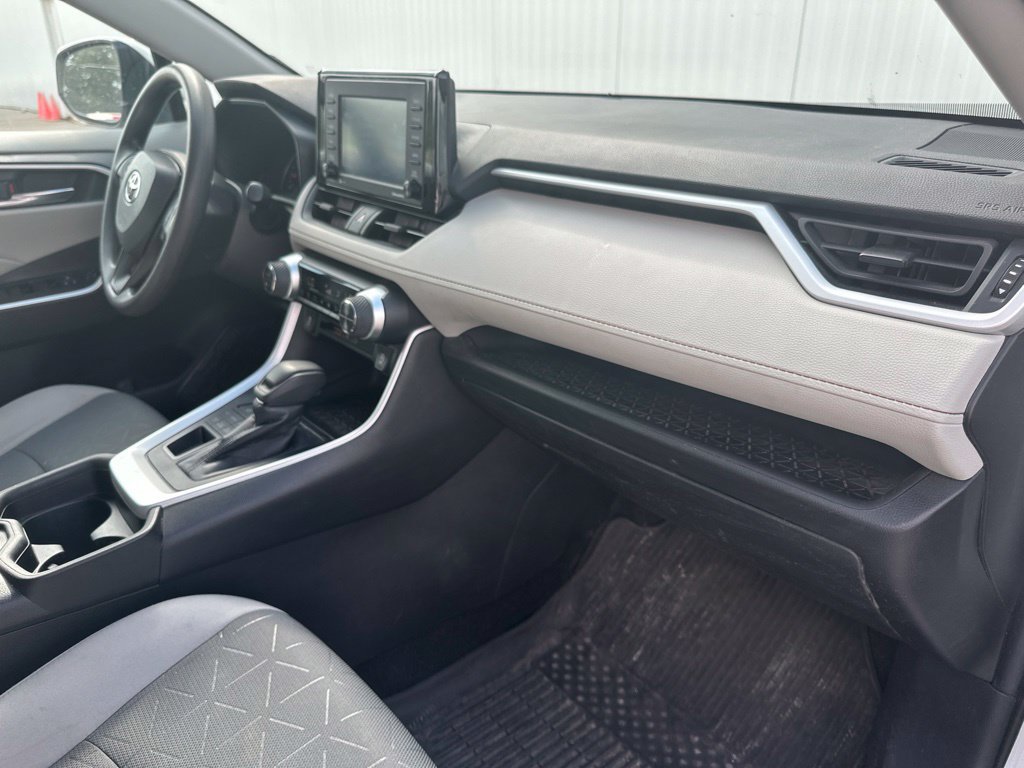 Used 2021 Toyota RAV4 XLE w/ Carpet Mat Package (TMS) AWD/4WD image 32