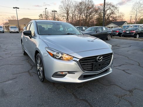 Used 2018 MAZDA MAZDA3 Touring image 7