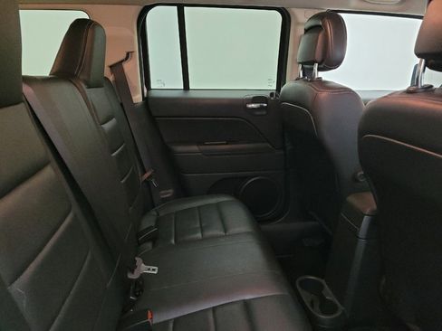 Used 2016 Jeep Patriot High Altitude image 19