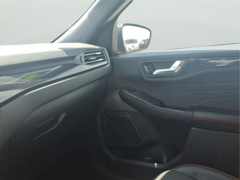 Used 2023 Ford Escape ST-Line w/ Cold Weather Package FWD image 21