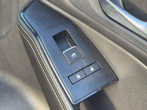 Used 2023 Nissan Rogue SL w/ SL Premium Package image 27