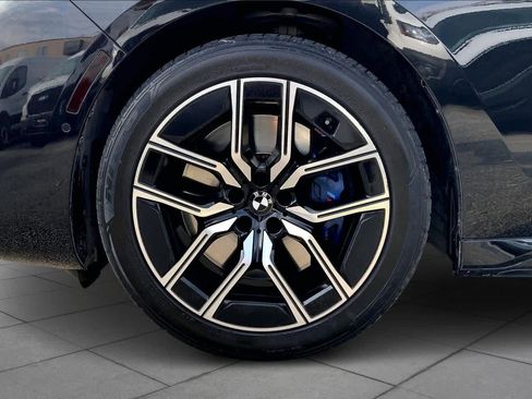 Used 2023 BMW 740i w/ Executive Package image 10