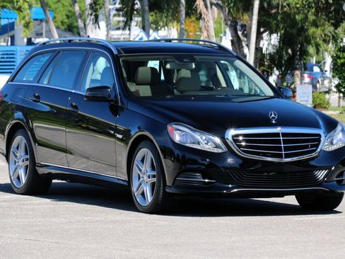 Used 2014 Mercedes-Benz E 350 4MATIC Wagon image 11