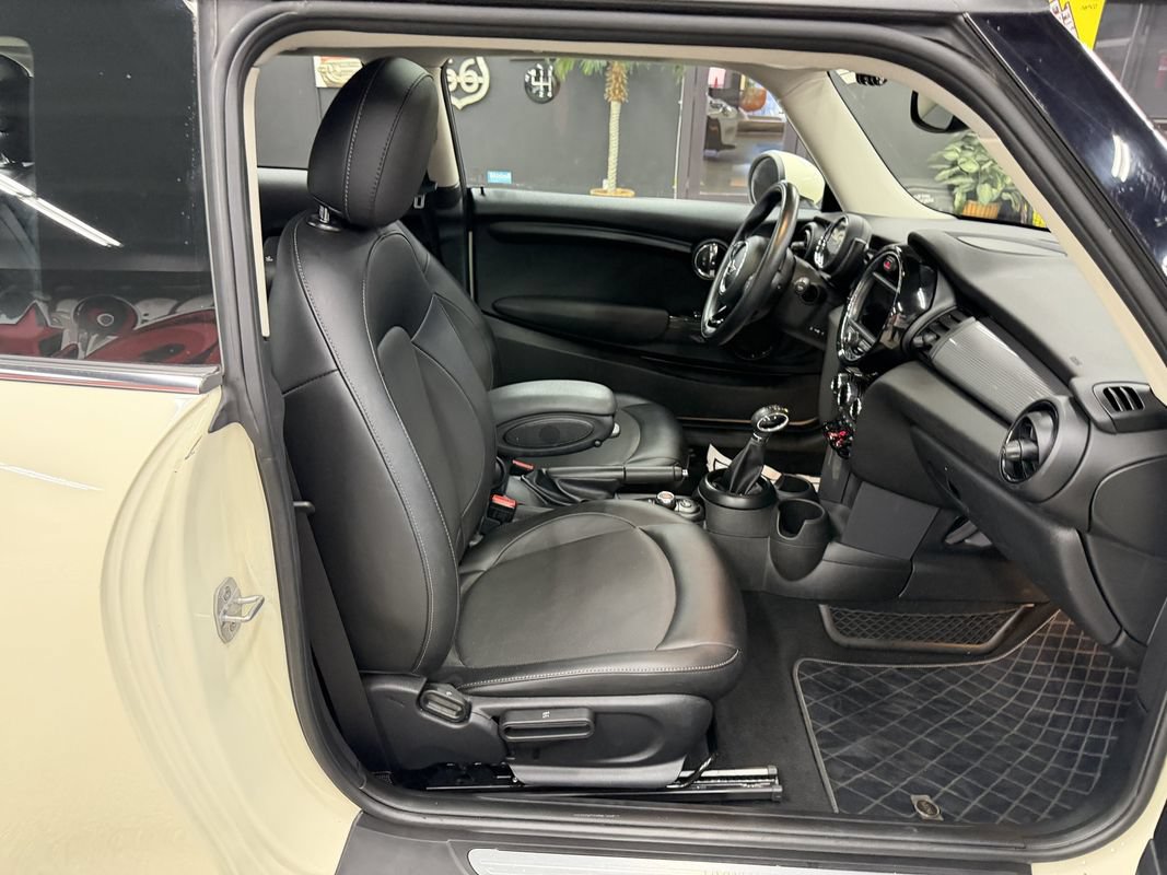 Used 2017 MINI Cooper 2-Door Hardtop FWD image 15