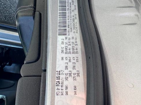 Used 2017 Jeep Grand Cherokee Limited image 50