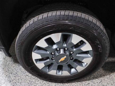 Used 2023 Chevrolet Silverado 2500 Custom w/ Custom Value Package image 11