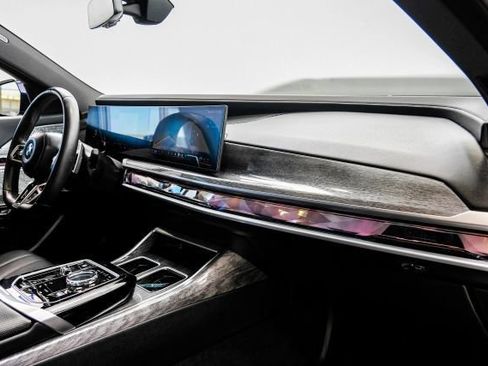 Used 2023 BMW 740i RWD image 18