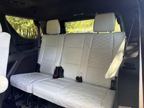 Used 2025 Cadillac Escalade Sport Platinum w/ LPO, Floor Liner Package AWD/4WD image 15