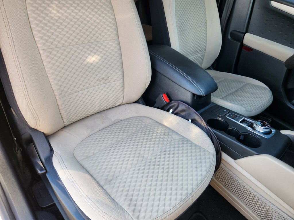 Used 2020 Ford Escape SE AWD/4WD image 25