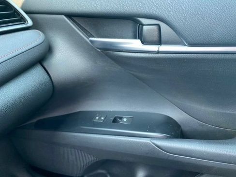 Used 2020 Toyota Camry LE w/ Convenience Package FWD image 20