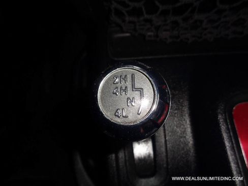 Used 2015 Jeep Wrangler Unlimited Sport w/ Quick Order Package 24S AWD/4WD image 11
