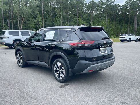 Used 2023 Nissan Rogue SV FWD image 5