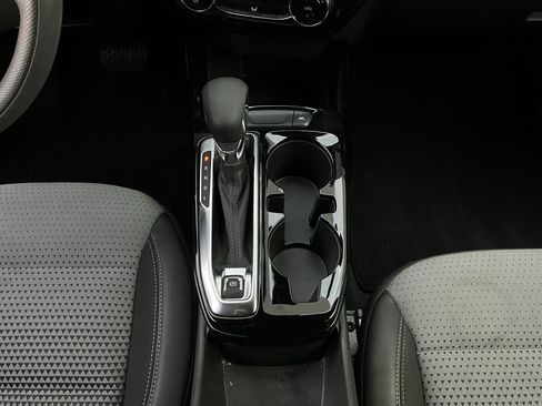 Used 2025 Chevrolet Trax LT image 14