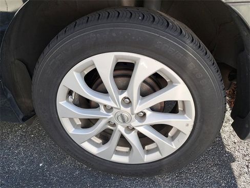 Used 2018 Nissan Sentra SV w/ Protection Package image 4