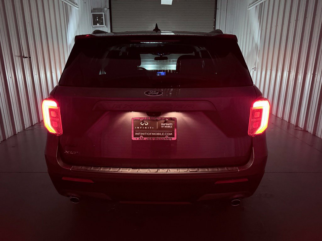 Used 2021 Ford Explorer XLT w/ Equipment Group 202A RWD image 9