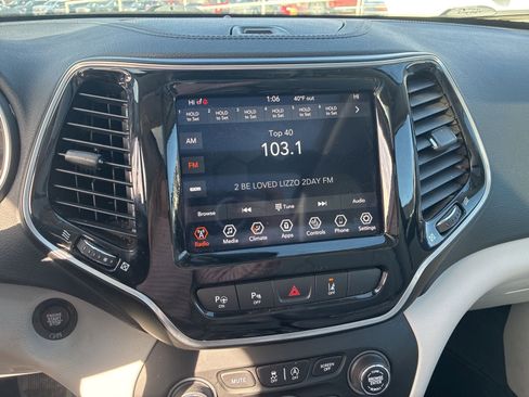 Used 2021 Jeep Cherokee Limited image 20