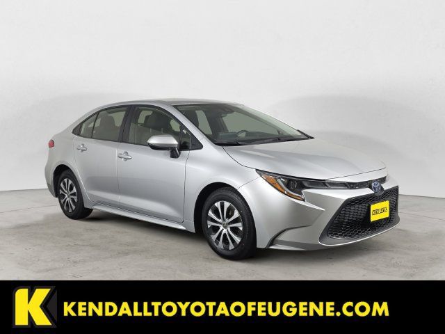 Used 2022 Toyota Corolla LE FWD image 3