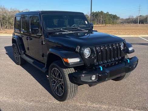 Used 2022 Jeep Wrangler Unlimited Sahara image 1