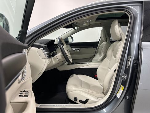 Used 2017 Volvo V90 T6 Cross Country AWD/4WD image 4