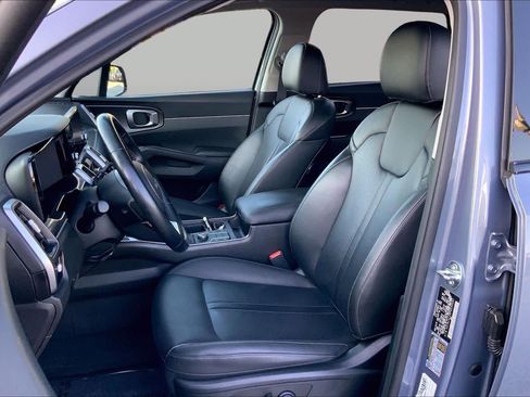 Used 2023 Kia Sorento S w/ Panoramic Sunroof Package FWD image 8