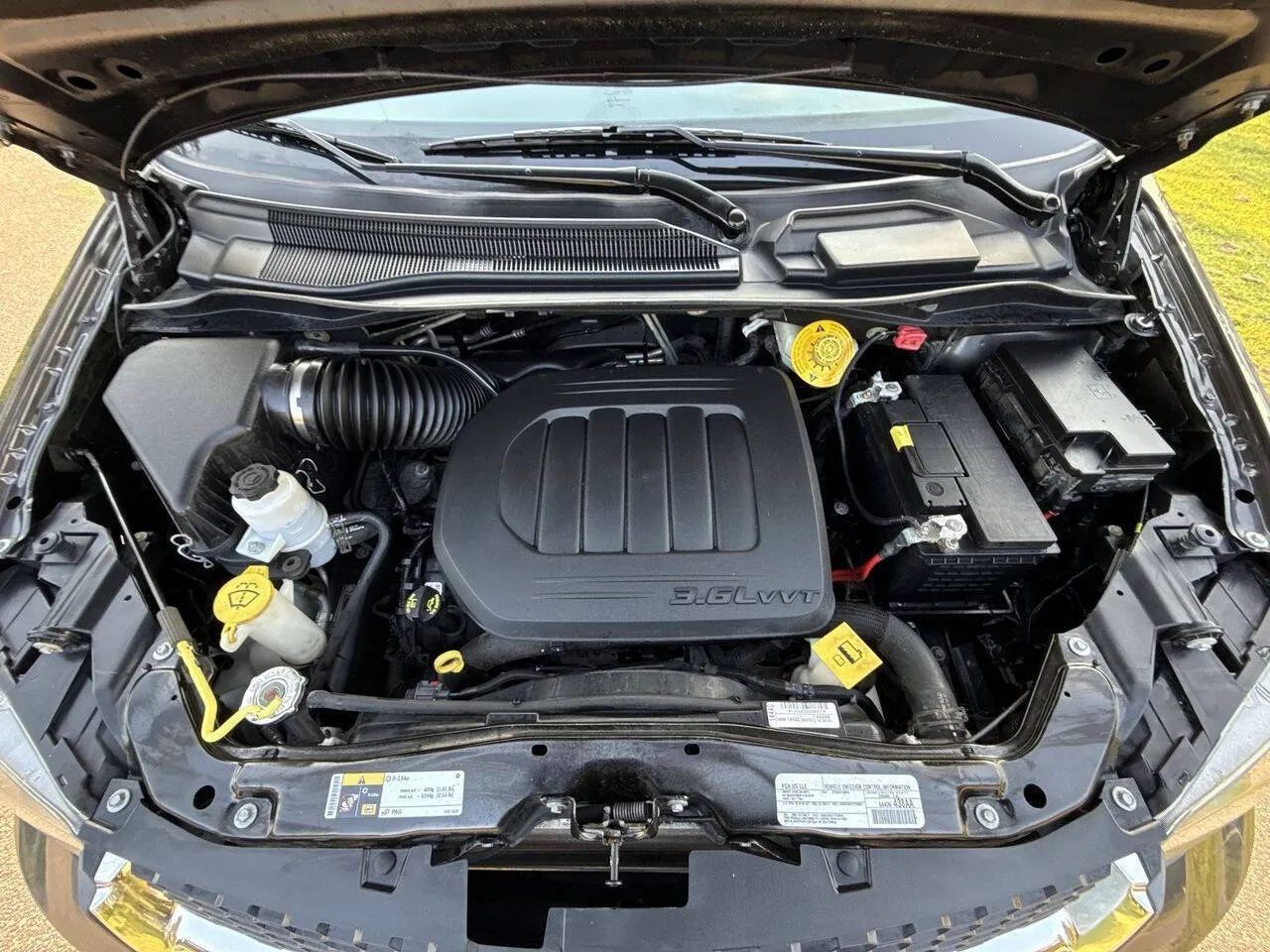Used 2019 Dodge Grand Caravan SXT w/ Blacktop Package FWD image 26