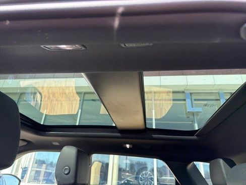 Used 2024 Land Rover Range Rover Evoque Dynamic SE image 16