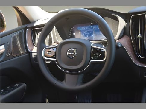 Certified 2023 Volvo XC60 B5 Plus w/ Climate Package AWD/4WD image 16