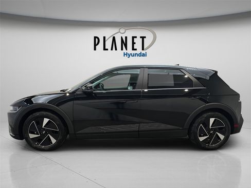 New 2026 Hyundai Ioniq 5 SE image 2