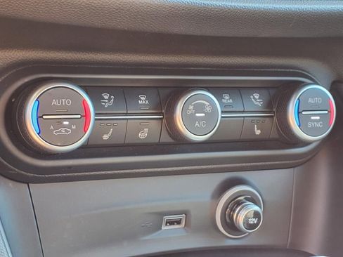 Used 2022 Alfa Romeo Stelvio Sprint image 10