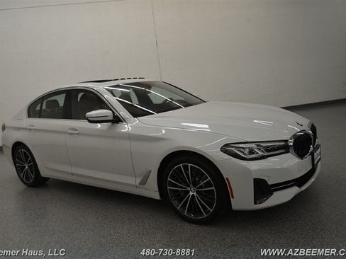 Used 2023 BMW 530i w/ Premium Package RWD image 8