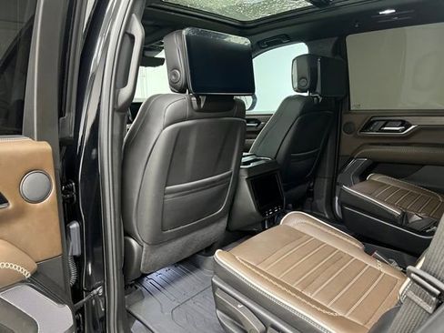 Used 2025 GMC Yukon Denali Ultimate w/ LPO, Floor Liner Package image 44
