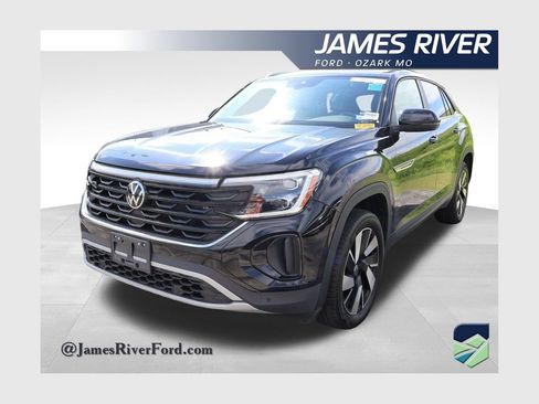 Used 2025 Volkswagen Atlas Cross Sport SE FWD image 1